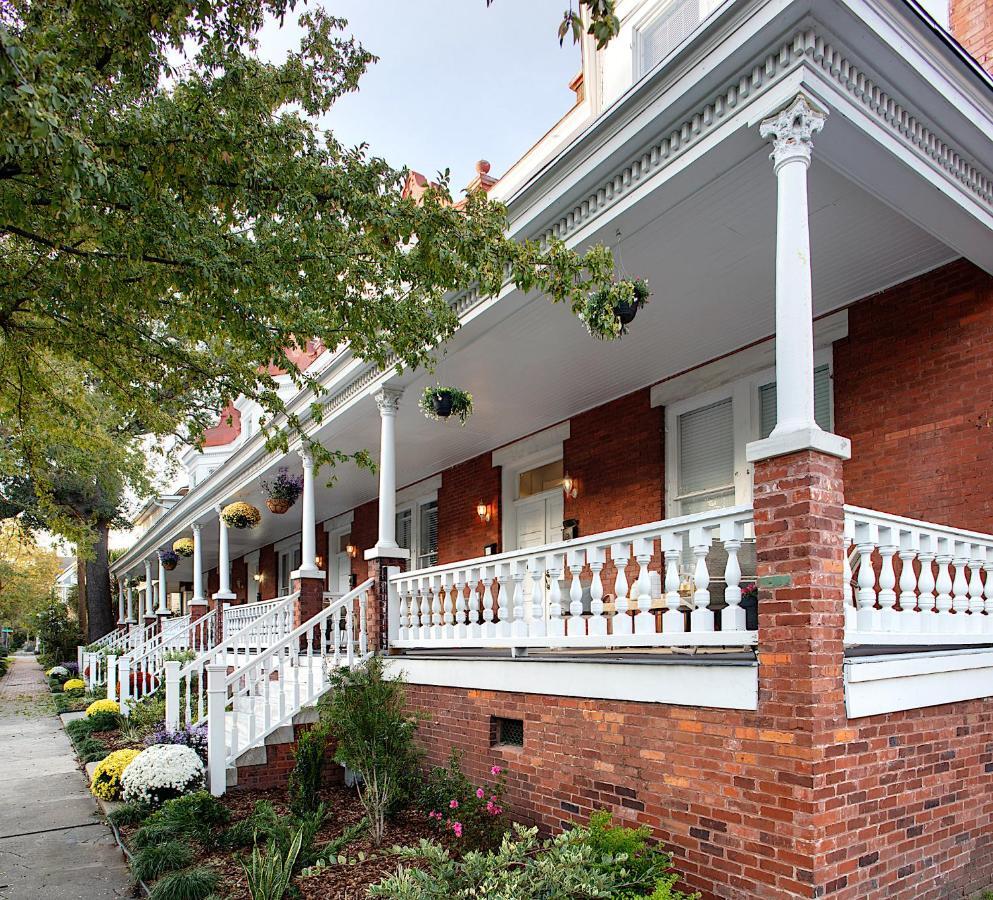 2 Bedroom Newly Renovated Townhome In Historic Savannah Exterior foto